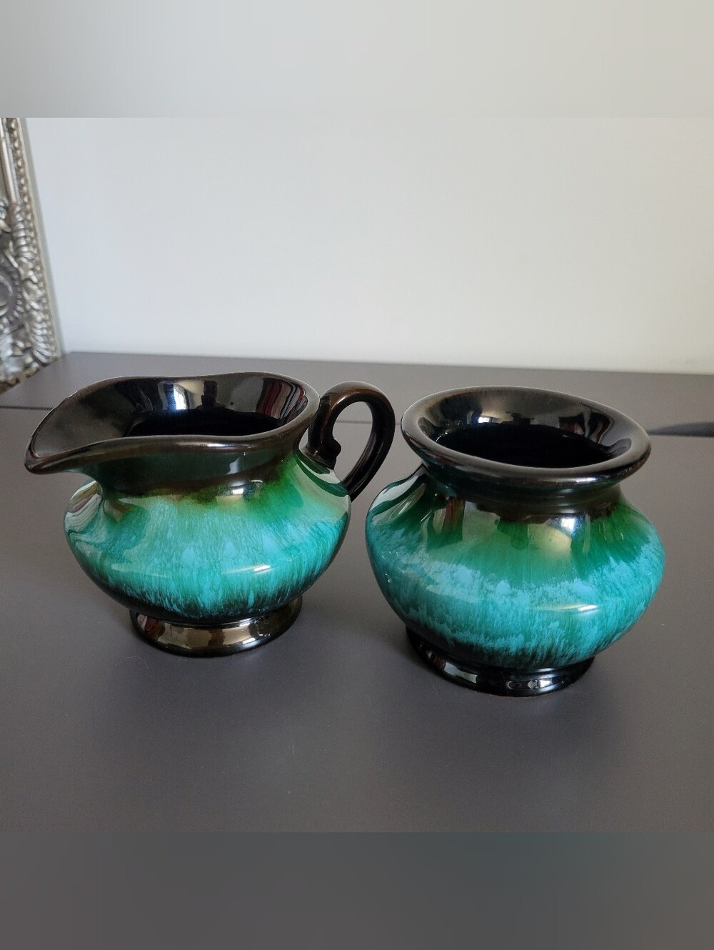 Vintage Canadadian Blue Mountain Pottery Creamer And Sugar Bowl Set